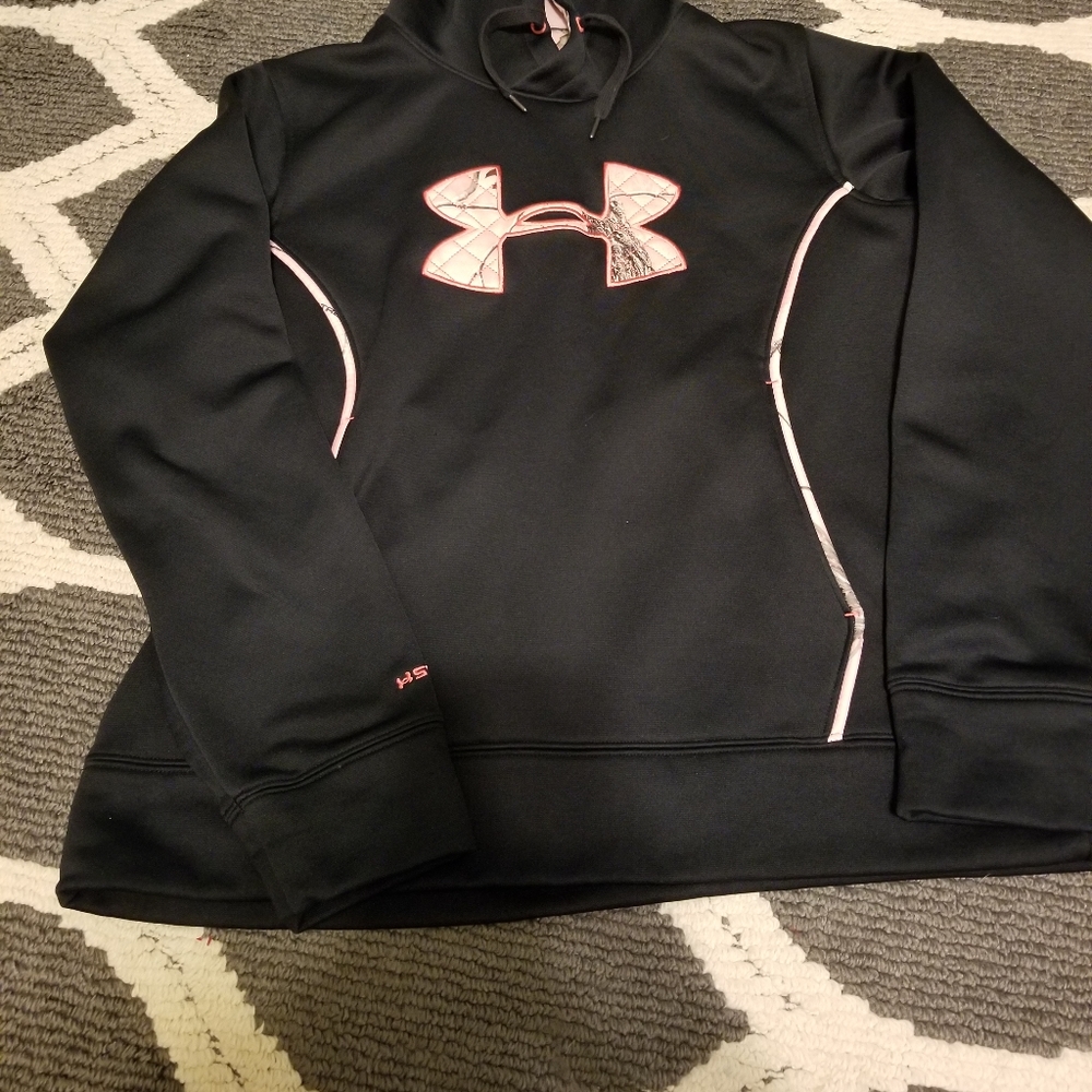 Black under armour sweatshirt